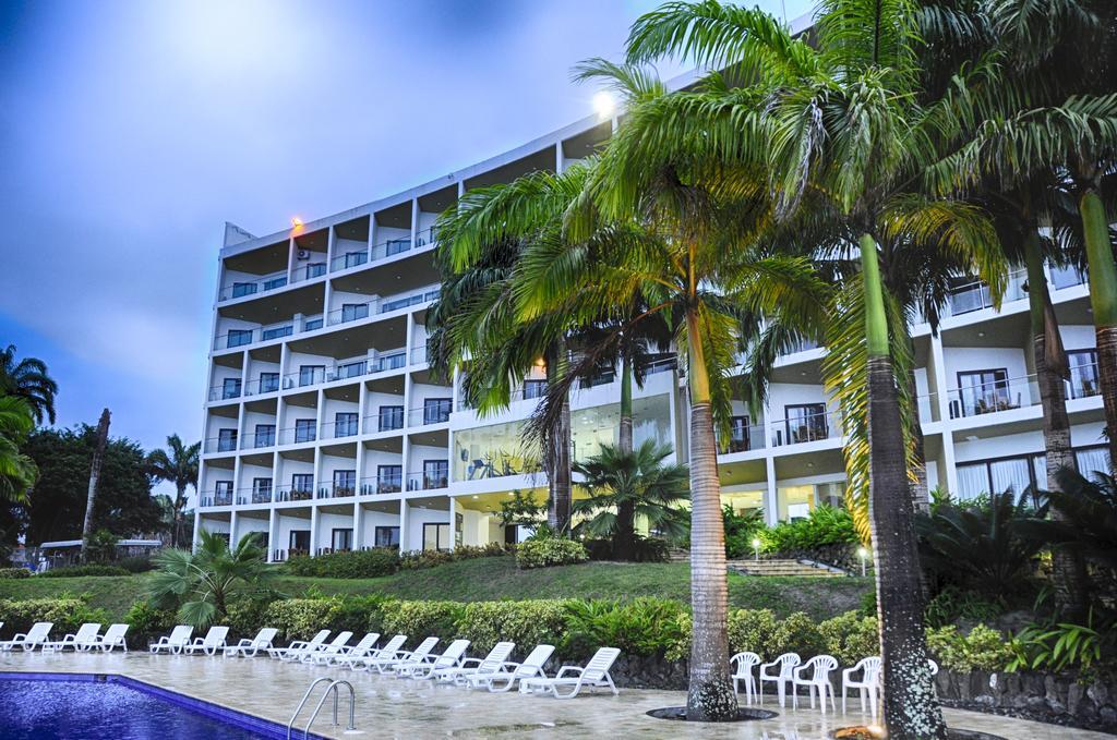 Hotel Makana Resort Tonsupa Exteriör bild