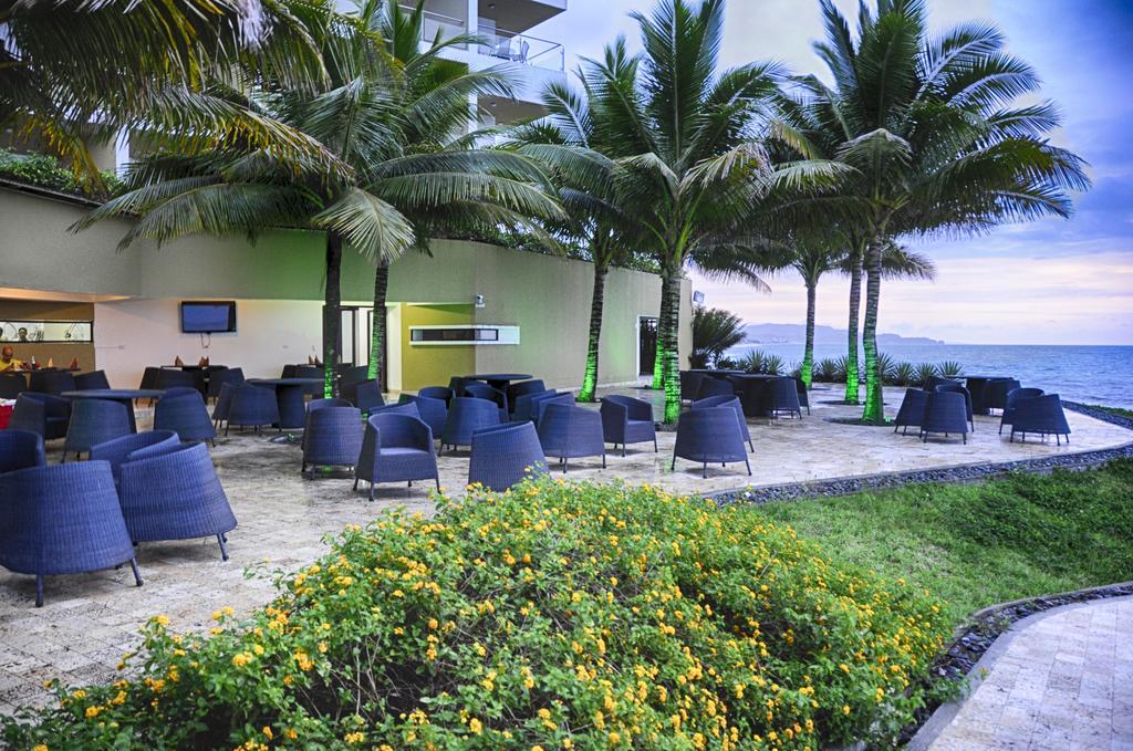 Hotel Makana Resort Tonsupa Exteriör bild