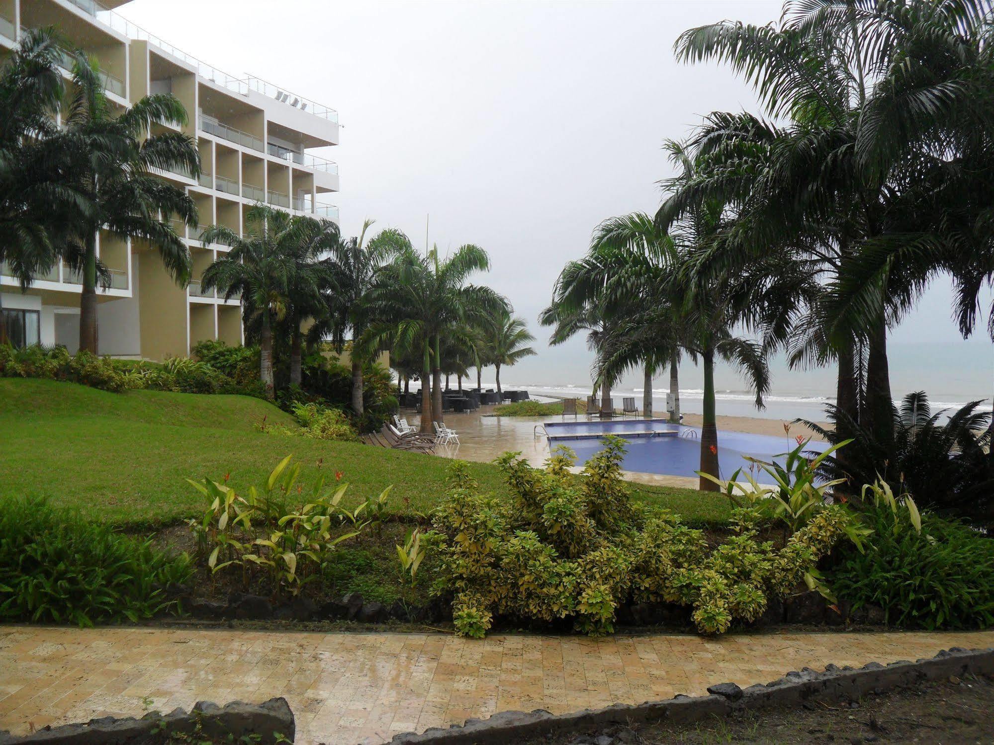 Hotel Makana Resort Tonsupa Exteriör bild