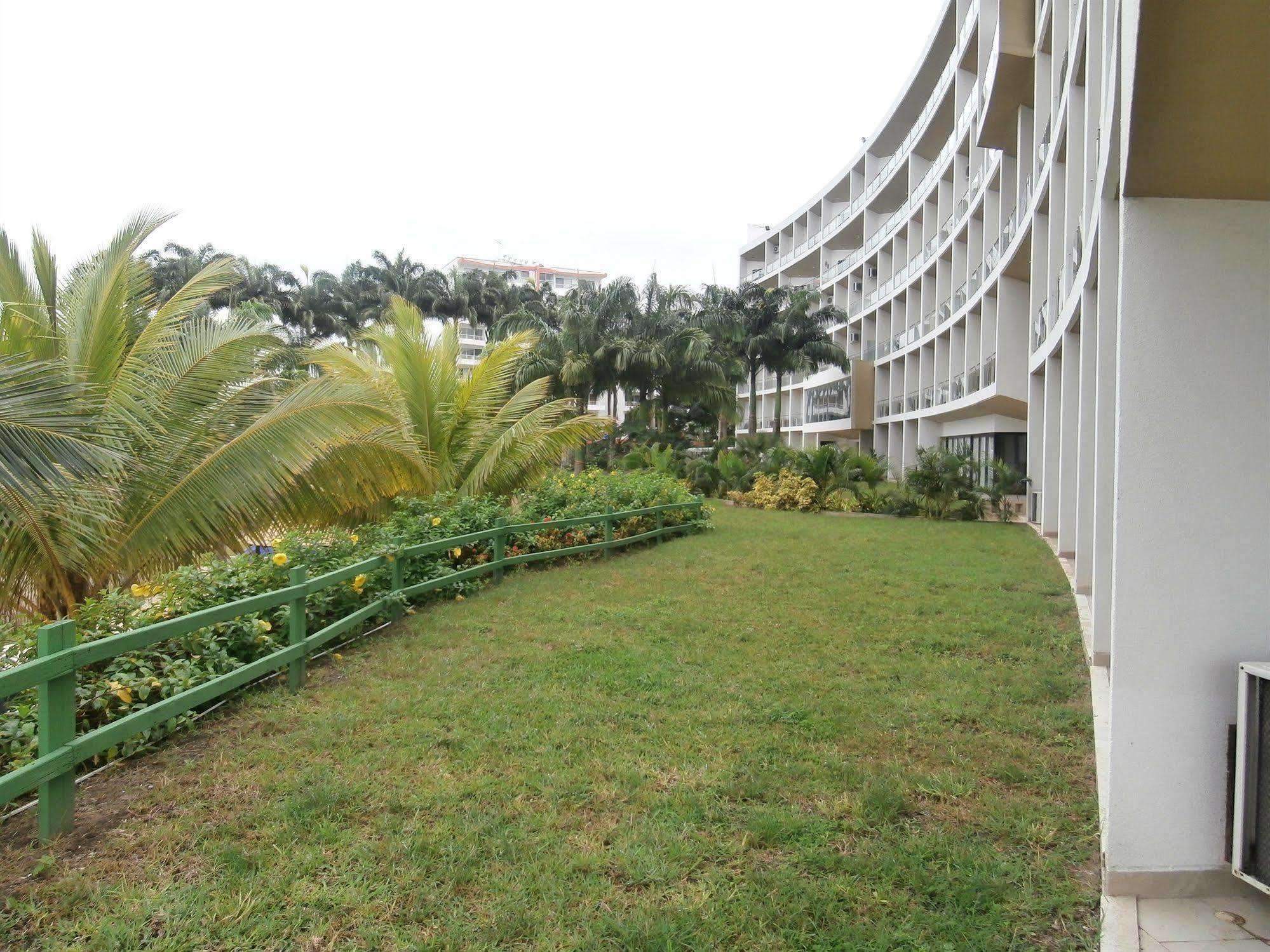 Hotel Makana Resort Tonsupa Exteriör bild