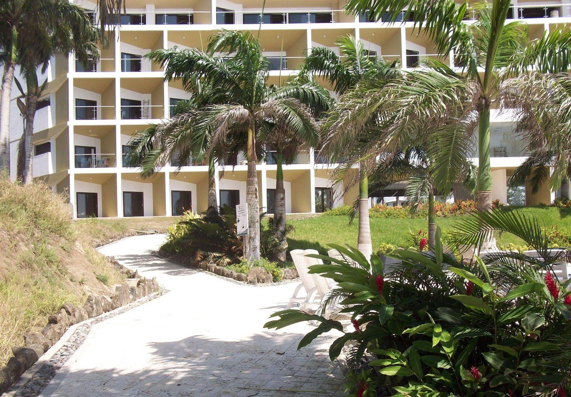 Hotel Makana Resort Tonsupa Exteriör bild